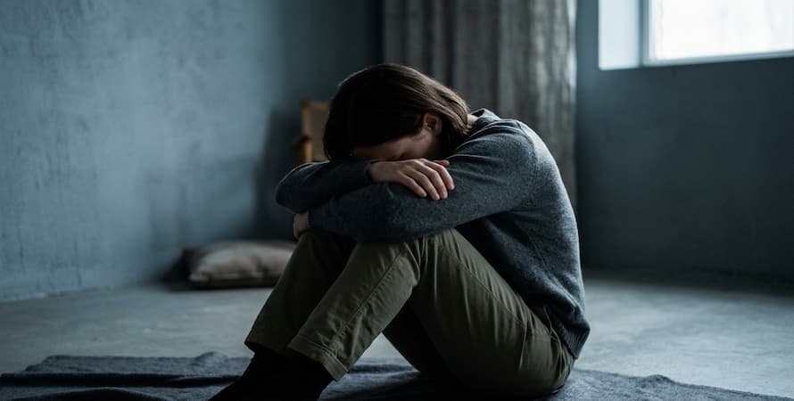 Stages of Depression: Recognizing, Understanding, and Coping – Overwhelming Hopelessness and Despair