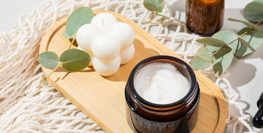 Neck Cream vs Face Cream – Retinoids for Collagen and Anti-Aging